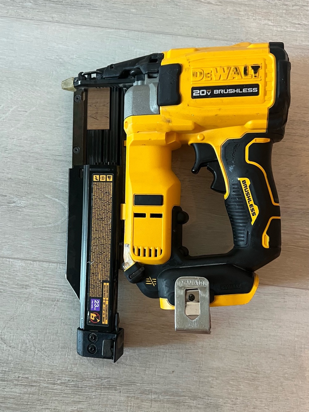 DEWALT 20V Brushless Cordless Nail Gun - Yellow